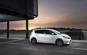 Cars wallpapers Toyota Verso - 2013