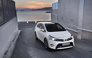 Cars wallpapers Toyota Verso - 2013