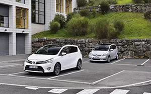 Cars wallpapers Toyota Verso - 2013