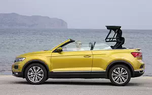 Cars wallpapers Volkswagen T-Roc Cabriolet (Turmeric Yellow) - 2020