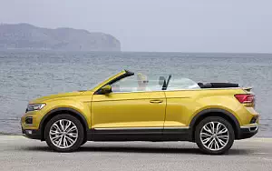 Cars wallpapers Volkswagen T-Roc Cabriolet (Turmeric Yellow) - 2020