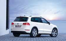 Cars wallpapers Volkswagen Touareg R-Line - 2011