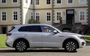 Cars wallpapers Volkswagen Touareg eHybrid - 2020