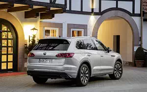 Cars wallpapers Volkswagen Touareg eHybrid - 2020