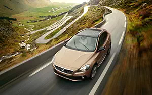 Cars wallpapers Volvo V40 Cross Country - 2013