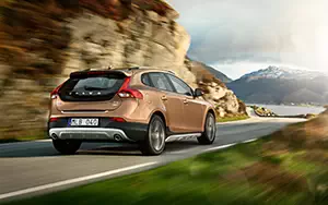 Cars wallpapers Volvo V40 Cross Country - 2013