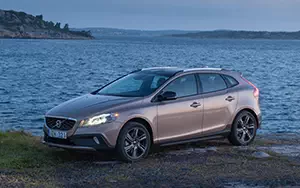 Cars wallpapers Volvo V40 Cross Country - 2014