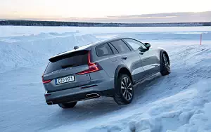 Cars wallpapers Volvo V60 T5 Cross Country - 2019