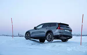 Cars wallpapers Volvo V60 T5 Cross Country - 2019