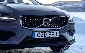 Cars wallpapers Volvo V60 T5 Cross Country - 2019