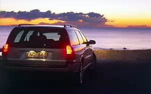 Cars wallpapers Volvo V70 - 2001