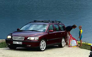 Cars wallpapers Volvo V70 - 2001