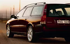 Cars wallpapers Volvo V70 - 2001