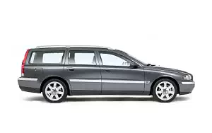 Cars wallpapers Volvo V70 - 2004