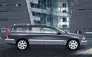 Cars wallpapers Volvo V70 - 2004