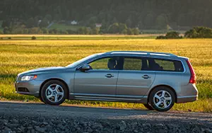 Cars wallpapers Volvo V70 - 2013