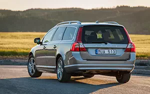 Cars wallpapers Volvo V70 - 2013