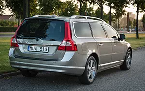 Cars wallpapers Volvo V70 - 2013