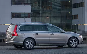 Cars wallpapers Volvo V70 - 2013