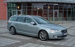 Cars wallpapers Volvo V70 D5 - 2014