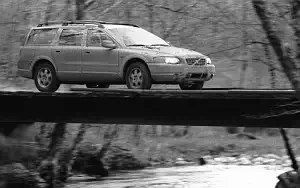 Cars wallpapers Volvo V70 XC - 2001