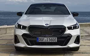 Cars wallpapers BMW i5 M60 xDrive (Alpine White Metallic) - 2023