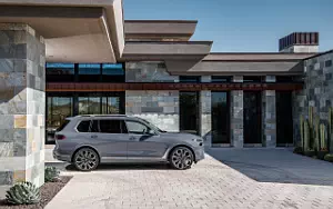 Cars wallpapers BMW X7 xDrive40i - 2022