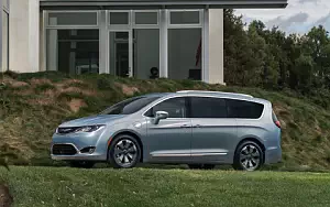 Cars wallpapers Chrysler Pacifica Hybrid - 2016