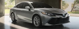 Toyota Camry Hybrid XLE US-spec - 2017