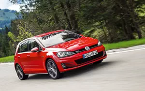 Cars wallpapers Volkswagen Golf GTD 5door - 2013