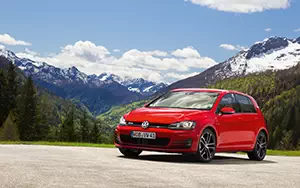 Cars wallpapers Volkswagen Golf GTD 5door - 2013