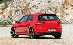 Cars wallpapers Volkswagen Golf GTI 3door - 2013