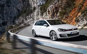 Cars wallpapers Volkswagen Golf GTI 5door - 2013