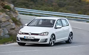 Cars wallpapers Volkswagen Golf GTI 5door - 2013