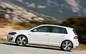 Cars wallpapers Volkswagen Golf GTI 5door - 2013