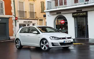 Cars wallpapers Volkswagen Golf GTI 5door - 2013