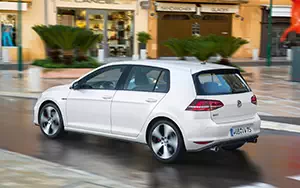 Cars wallpapers Volkswagen Golf GTI 5door - 2013