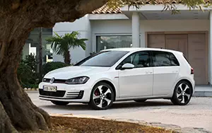 Cars wallpapers Volkswagen Golf GTI 5door - 2013