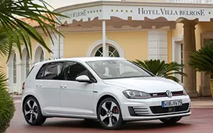 Cars wallpapers Volkswagen Golf GTI 5door - 2013