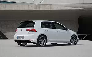 Cars wallpapers Volkswagen Golf R-Line 5door - 2013