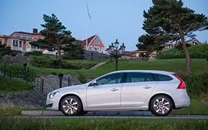 Cars wallpapers Volvo V60 Plug-in-Hybrid - 2014