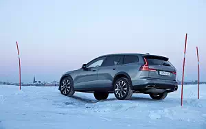 Cars wallpapers Volvo V60 T5 Cross Country - 2019