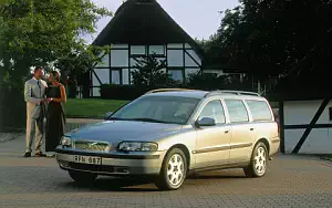 Cars wallpapers Volvo V70 - 2001